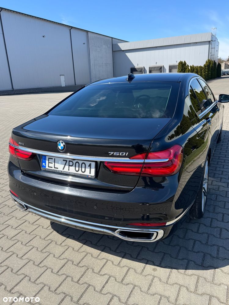 BMW Seria 7 750i xDrive - 8
