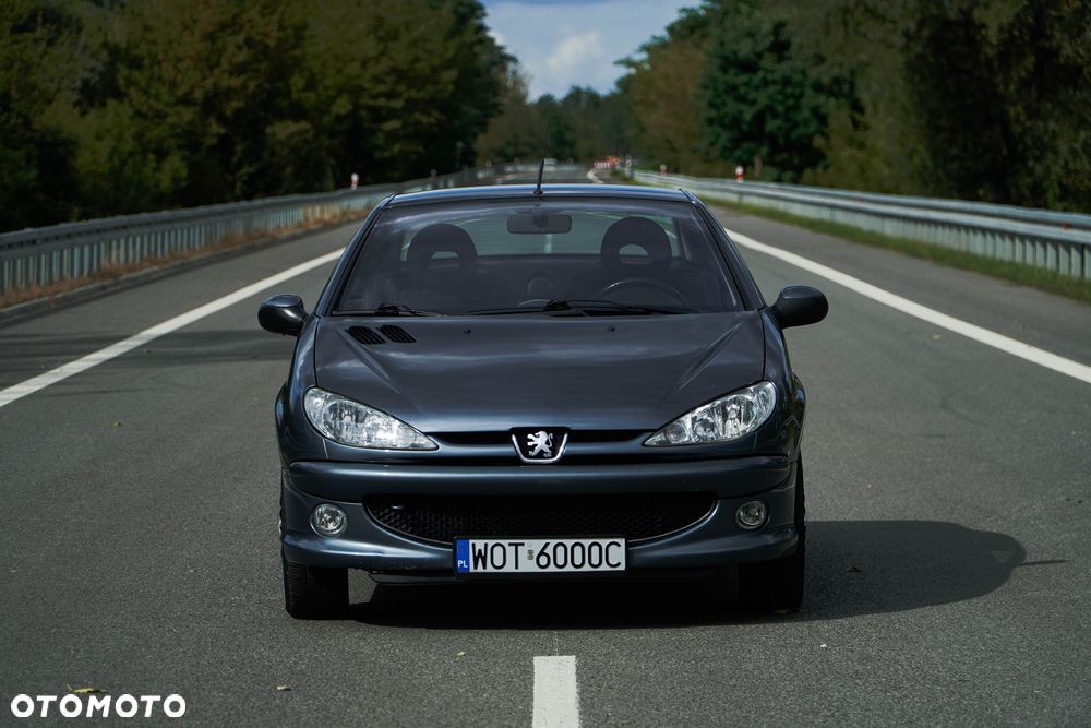 Peugeot 206 CC - 2