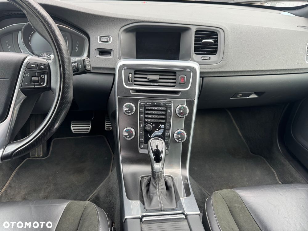 Volvo V60 D4 Geartronic RDesign - 18