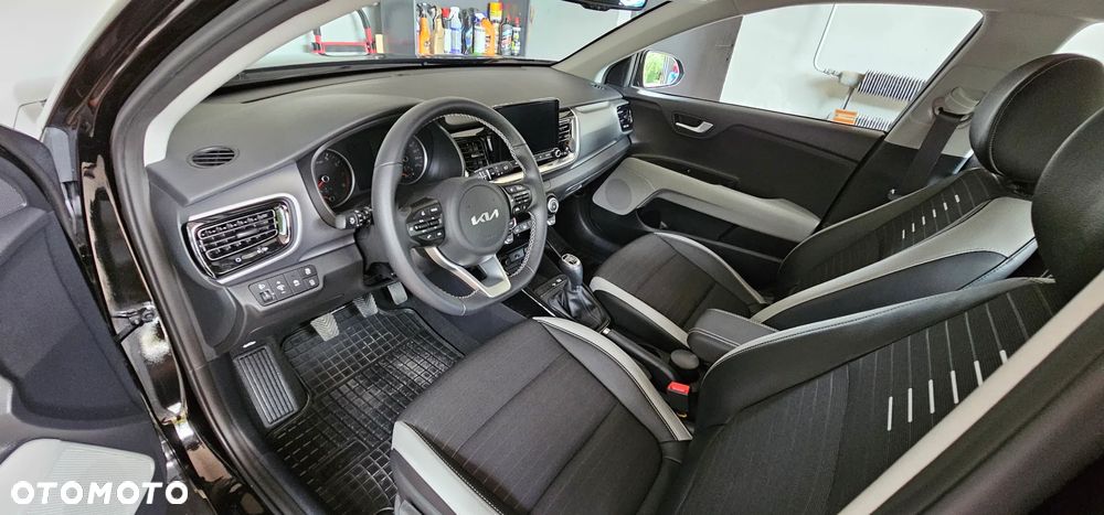 Kia Stonic 1.0 T-GDI MHEV L Business Line - 16