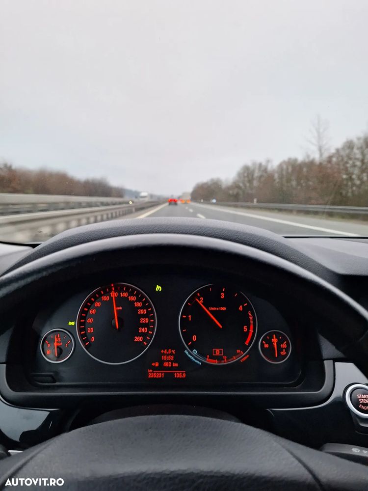 BMW Seria 5 520d Aut. - 14
