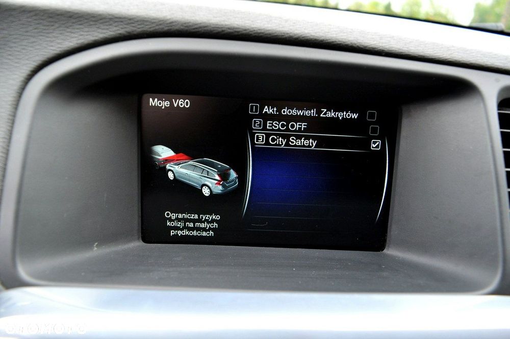 Volvo V60 D3 Drive-E R-Design Momentum - 25