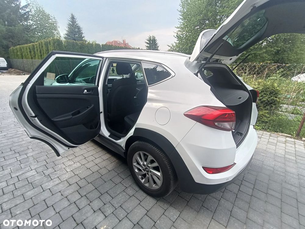 Hyundai Tucson 2.0 CRDI BlueDrive Style 2WD - 15