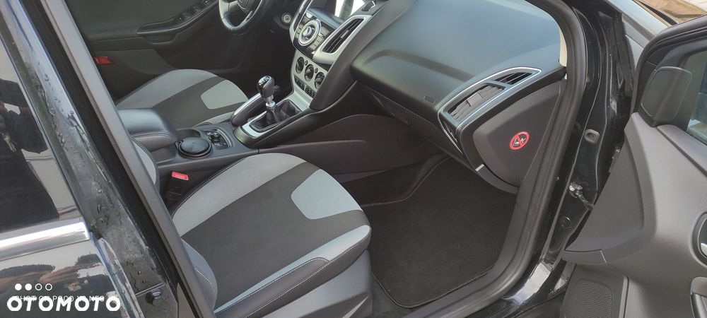 Ford Focus 1.6 EcoBoost Titanium - 28