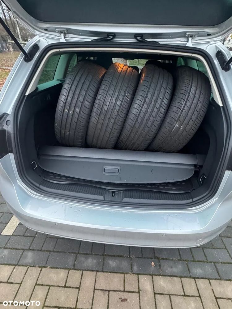 Volkswagen Passat Variant 2.0 TDI SCR DSG Highline - 15