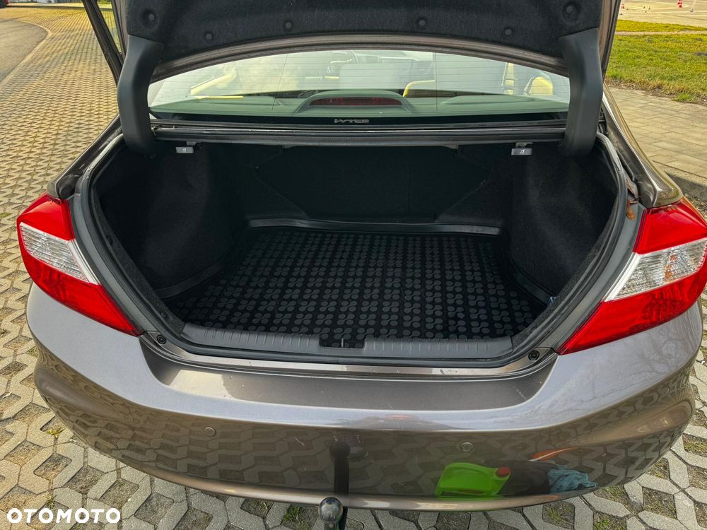 Honda Civic 1.8 Executive - 26