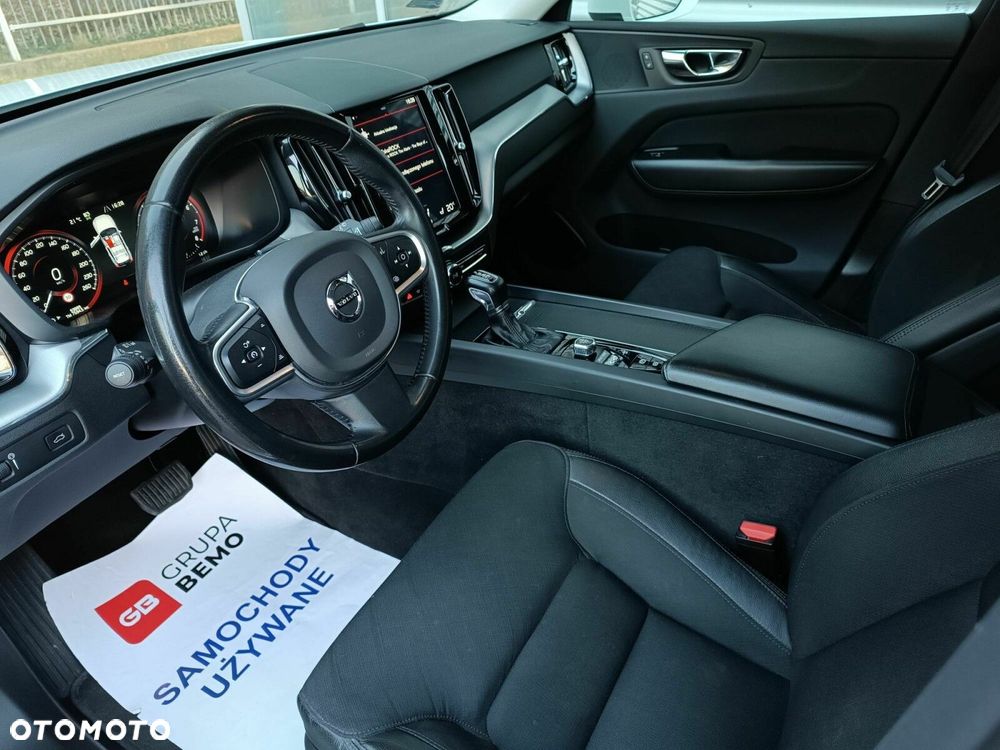 Volvo XC 60 T4 Momentum Pro - 9