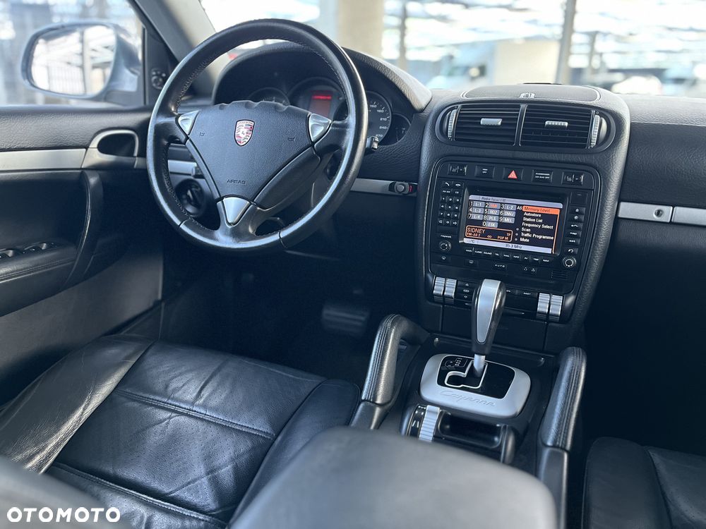 Porsche Cayenne - 28