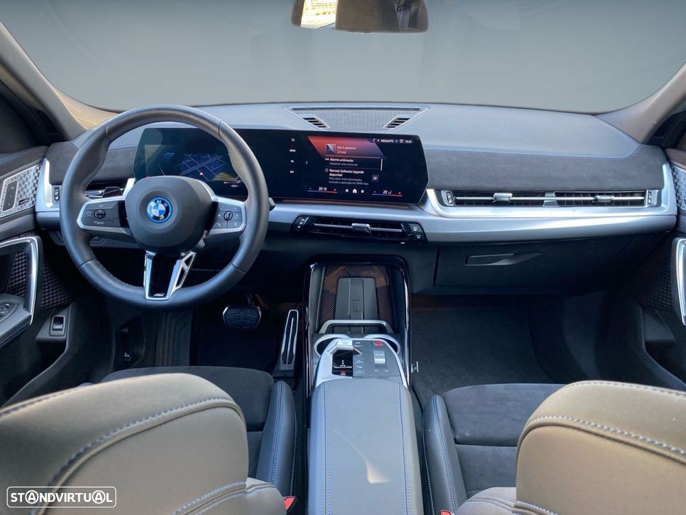 BMW iX2 eDrive20 Pack Desportivo M Pro - 4