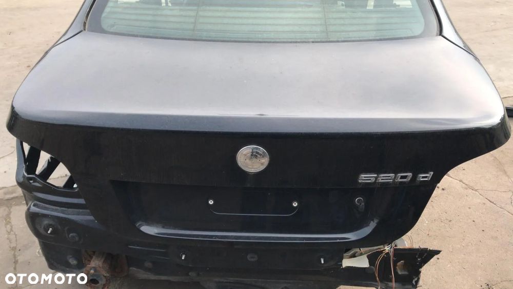 BMW E60 klapa tył tylna bagażnika SCHWARZ  II (668) - 1