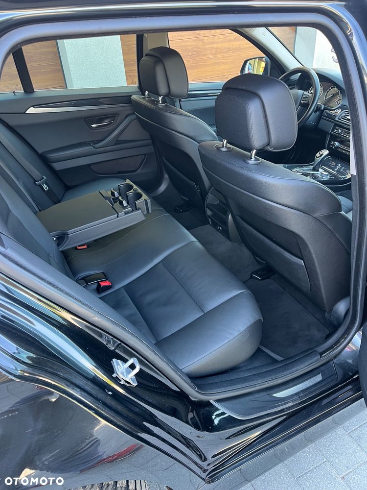 BMW Seria 5 525d xDrive Sport-Aut Modern Line - 21