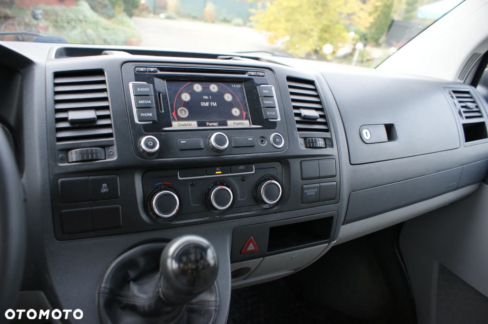 Volkswagen TRANSPORTER T5 - 12