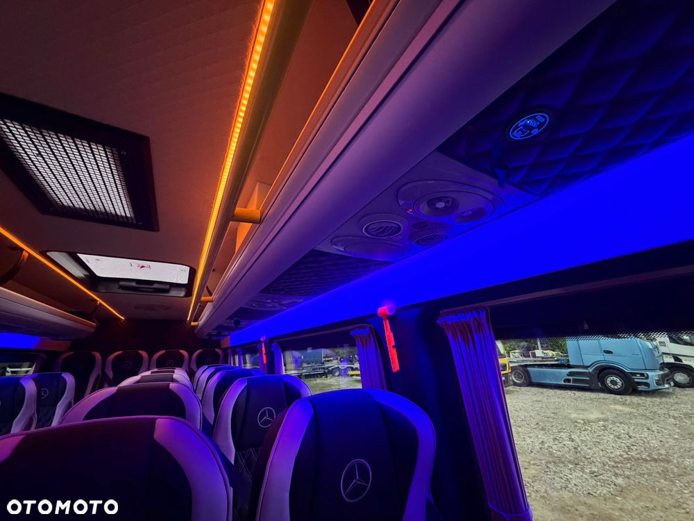 Mercedes-Benz Sprinter 519 - 19
