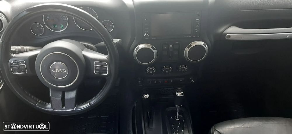 Jeep Wrangler - 12