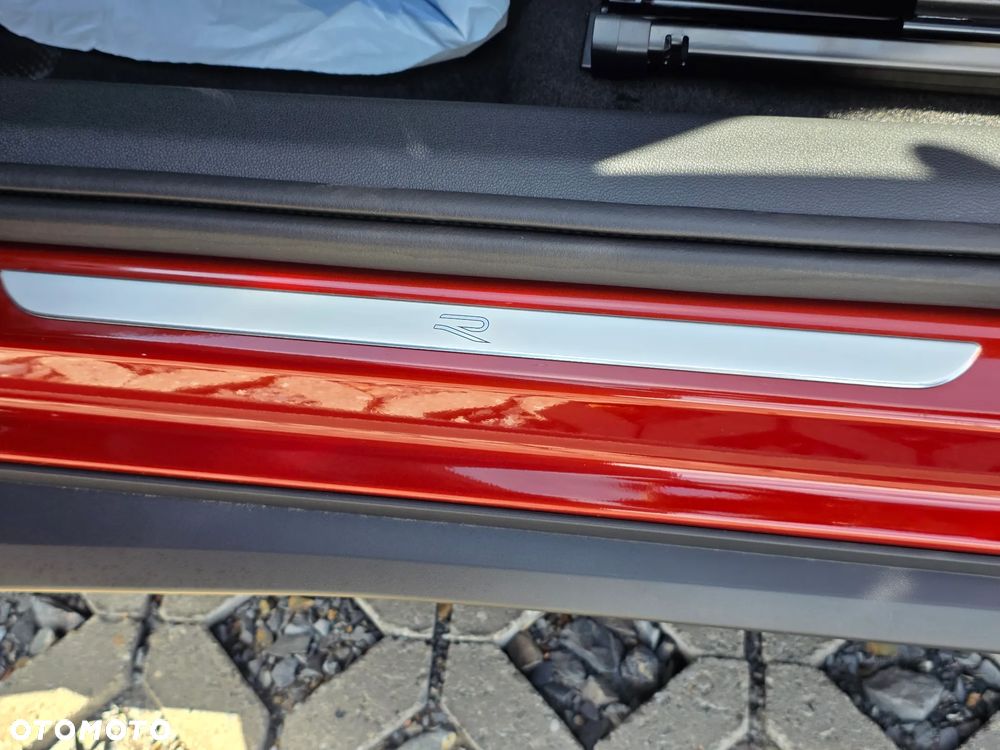 Volkswagen T-Roc 1.5 eTSI R-Line DSG - 29