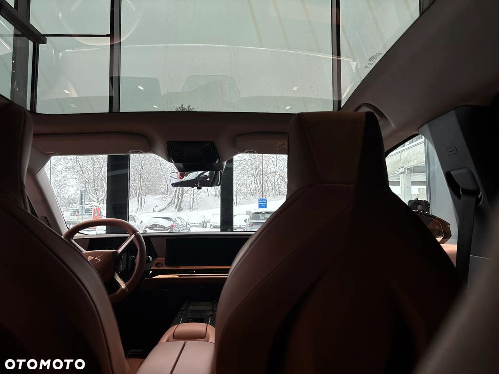 DS Automobiles N°8 - 12