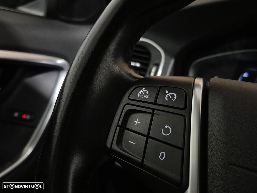 Volvo V60 1.6 D2 Momentum Eco Powershift - 19