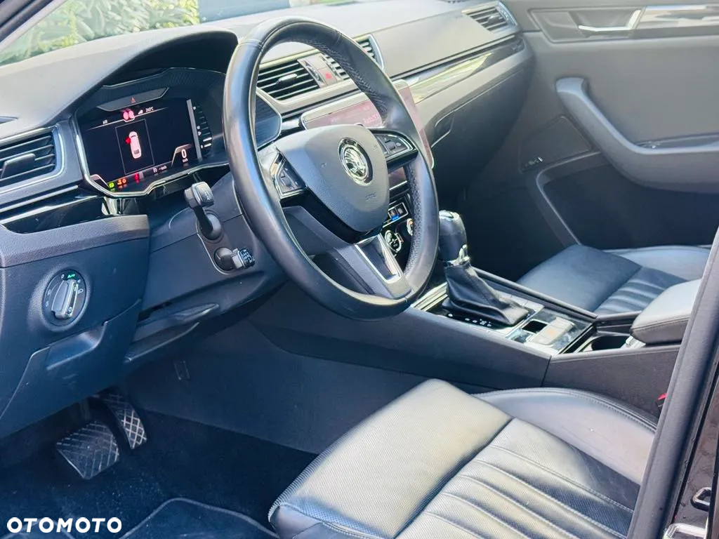 Skoda Superb 2.0 TDI L&K DSG - 21