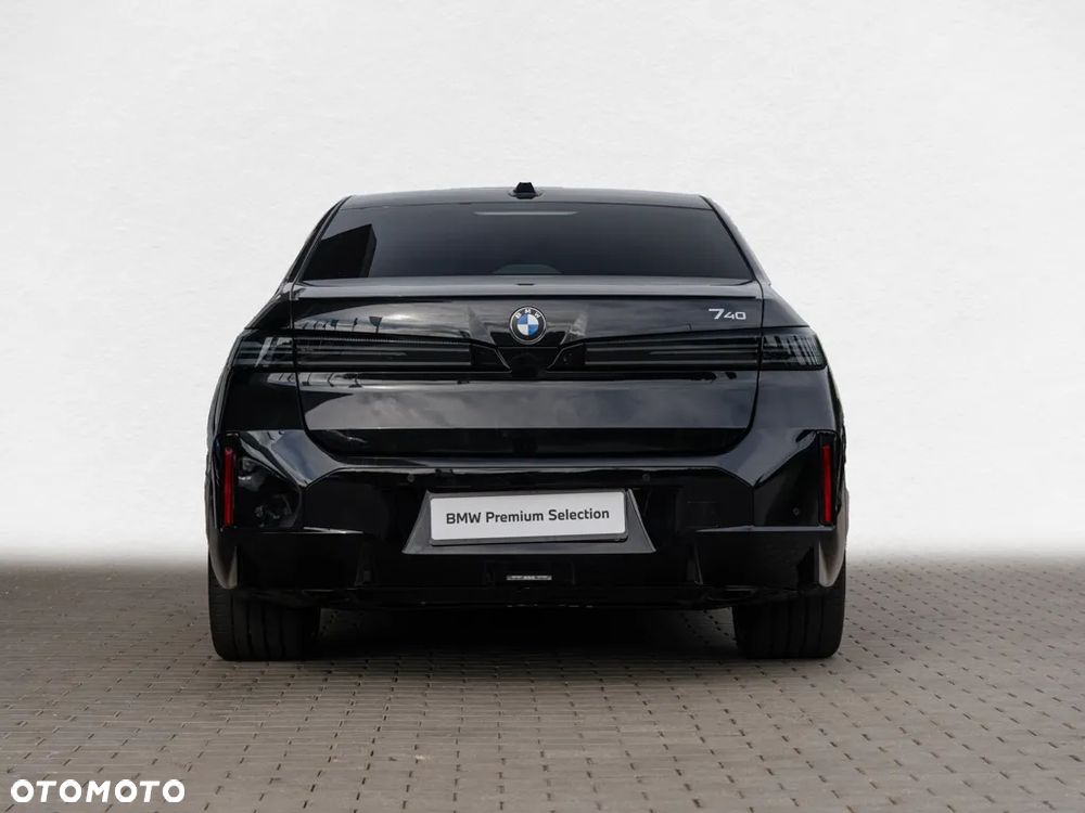 BMW Seria 7 740 xDrive - 5