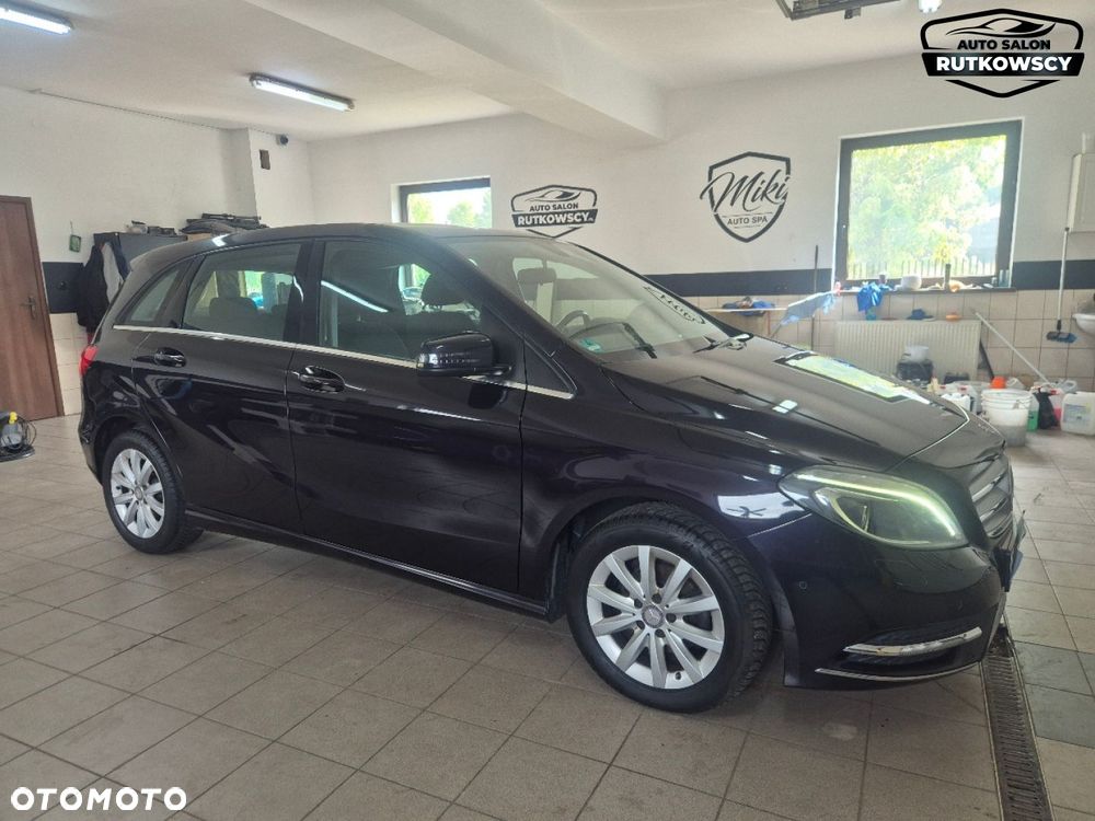 Mercedes-Benz Klasa B 180 7G-DCT Edition - 19