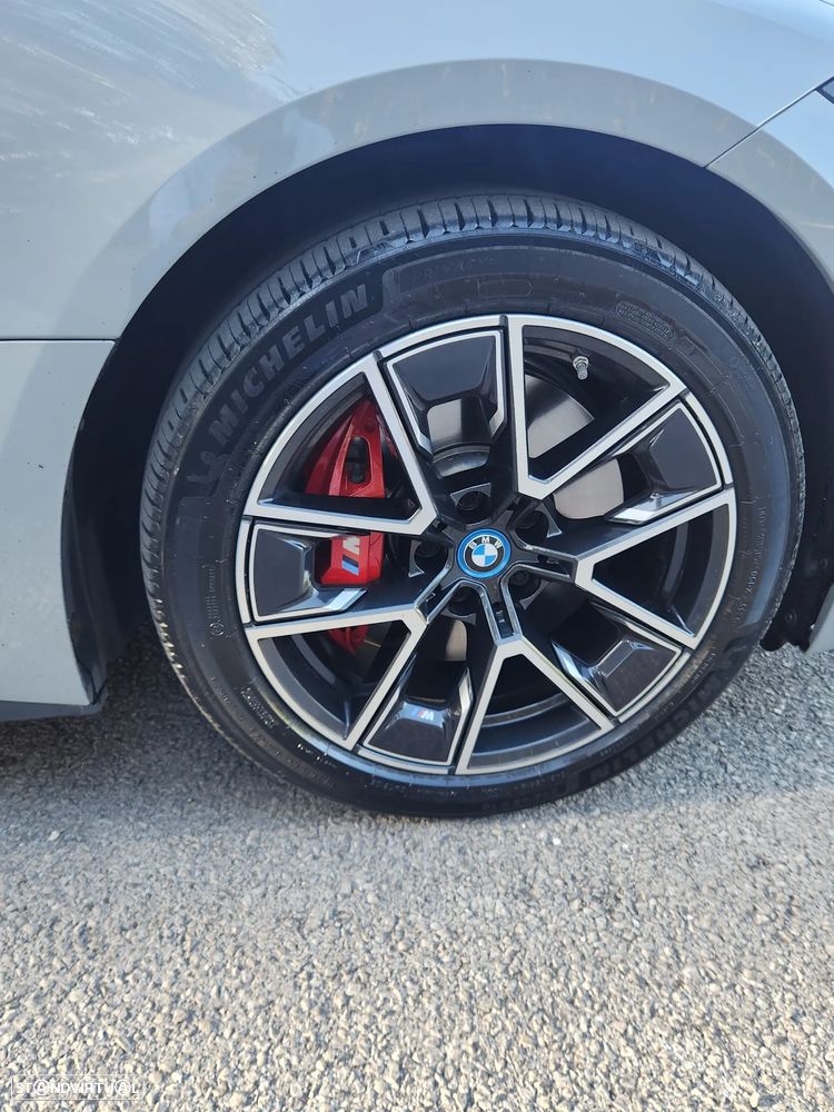 BMW i4 eDrive40 Pack Desportivo M - 7