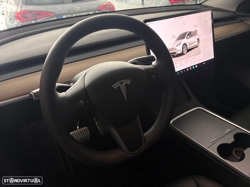 Tesla Model Y RWD - 10