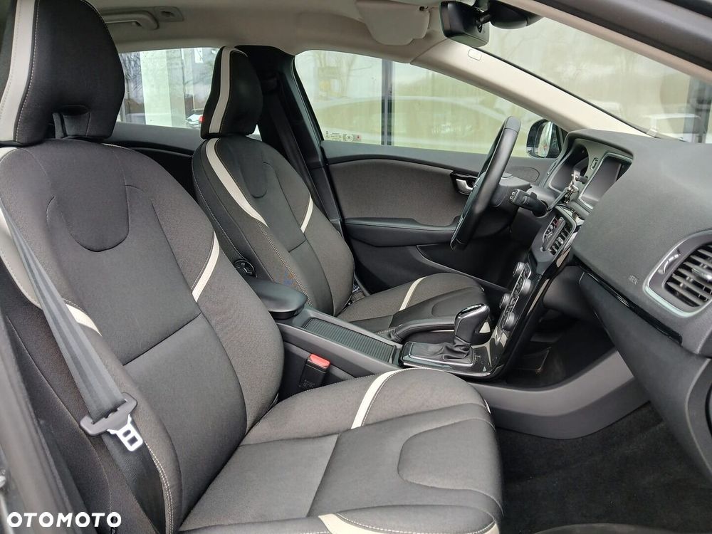 Volvo V40 T3 Drive-E Dynamic Edition - 23