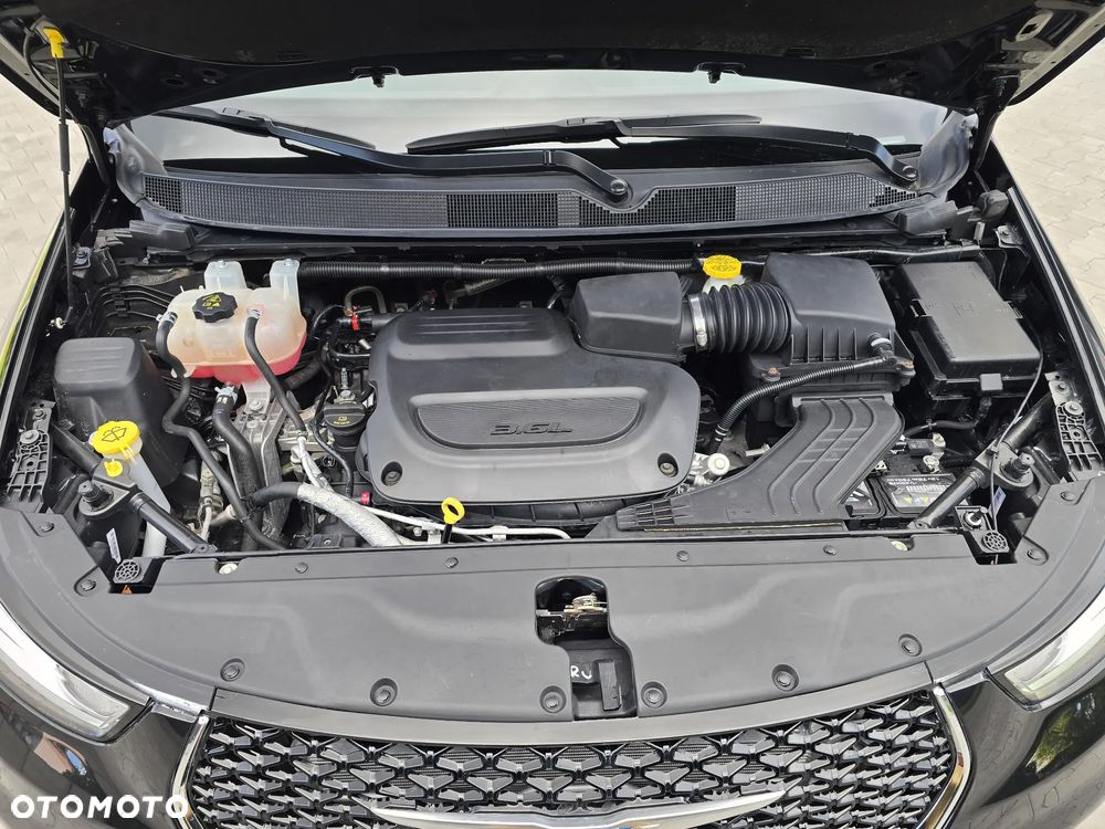 Chrysler Pacifica - 16