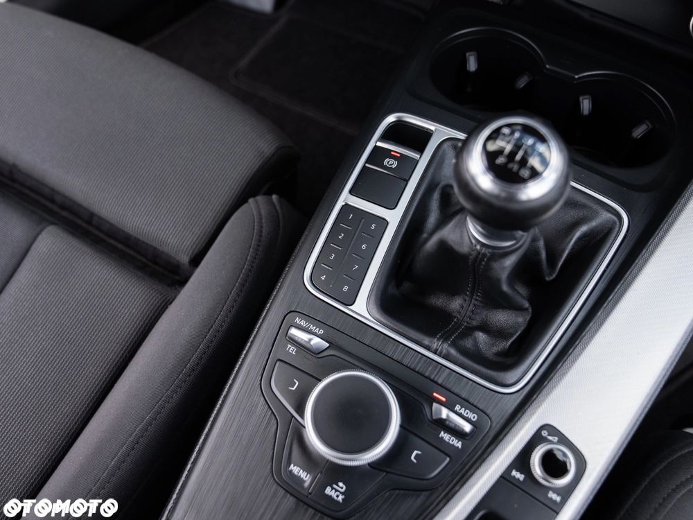 Audi A4 Avant 2.0 TDI DPF S line Sportpaket - 38