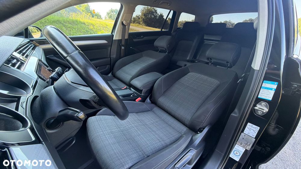 Volkswagen Passat 2.0 TDI SCR DSG - 18