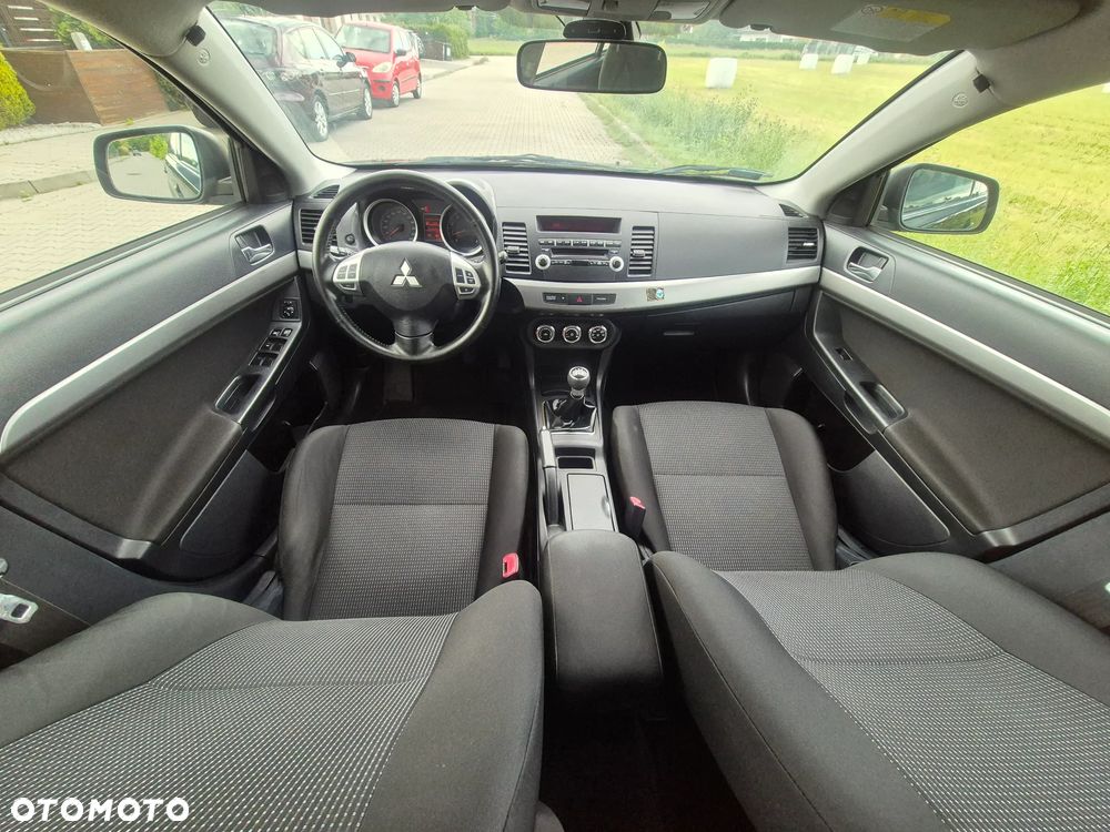 Mitsubishi Lancer 1.8 Intense - 25