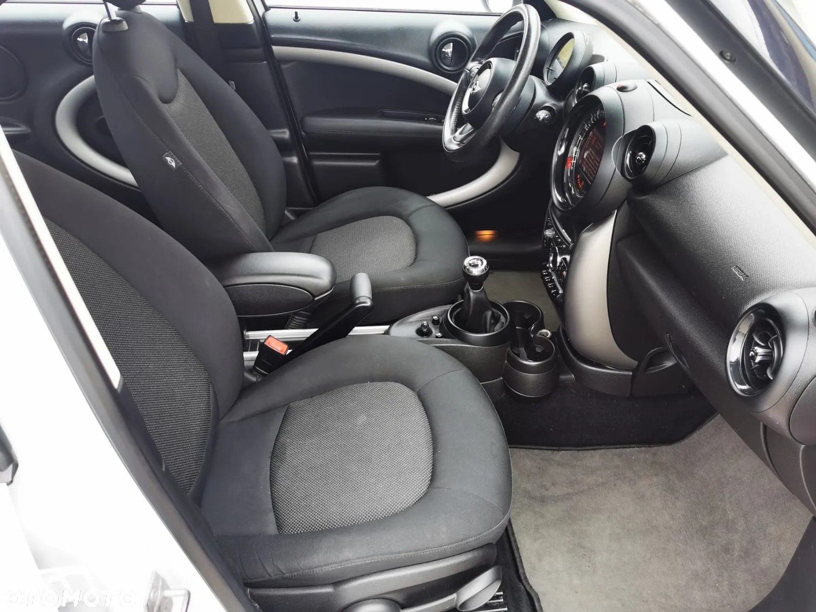 MINI Cooper Standard - 8