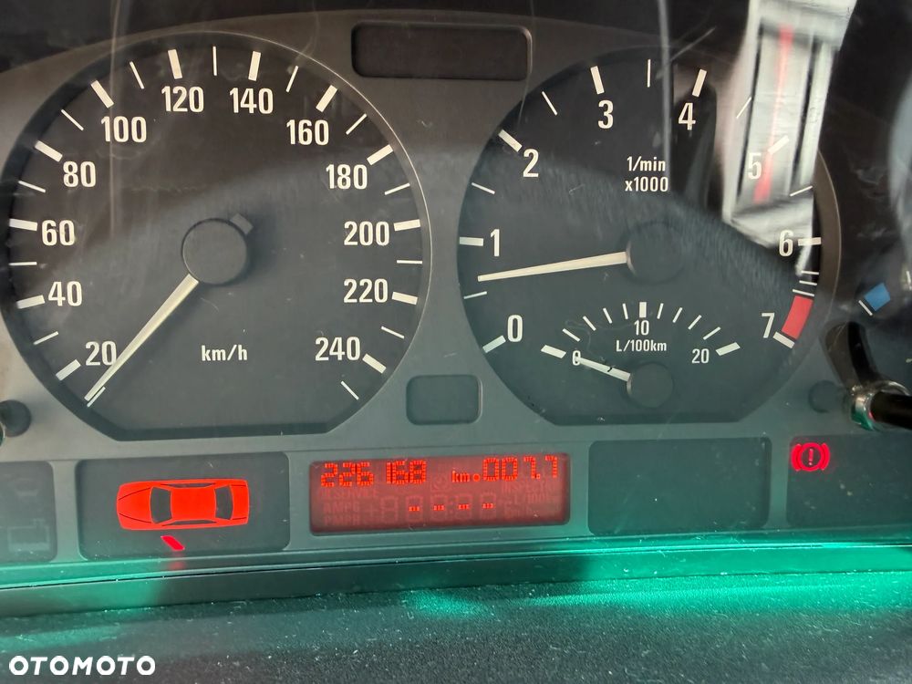 BMW Seria 3 318ti - 22