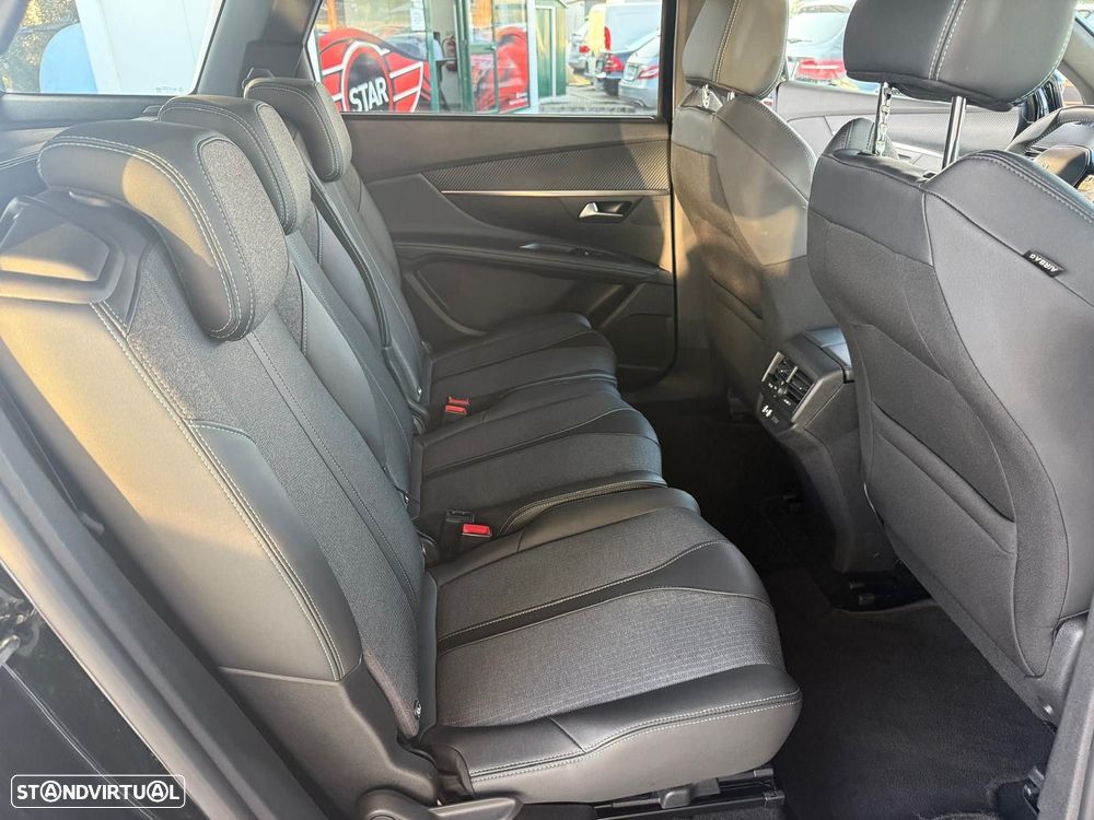 Peugeot 5008 1.2 PureTech Allure Pack EAT8 - 19