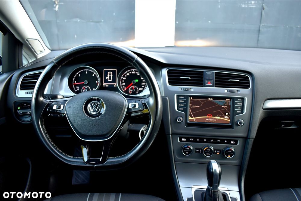 Volkswagen Golf 1.6 TDI BlueMotion Technology DSG Lounge - 25