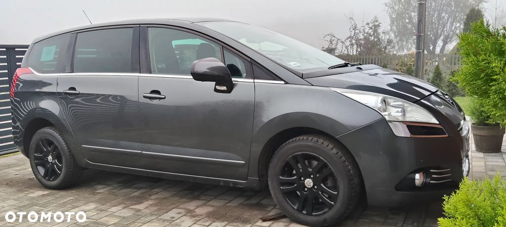 Peugeot 5008 1.6 THP Premium + - 3