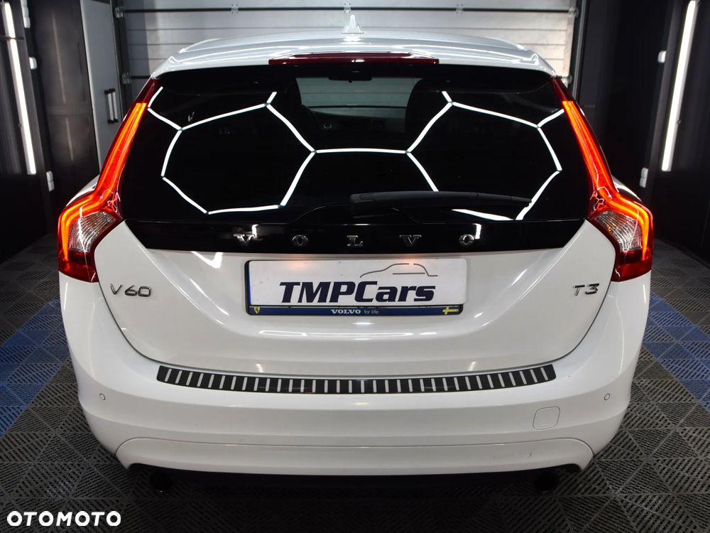 Volvo V60 T3 Drive-E Kinetic - 30