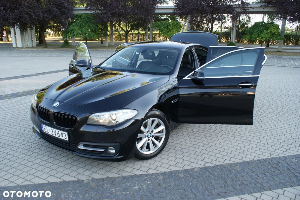 BMW Seria 5 528i Sport-Aut Luxury Line - 11