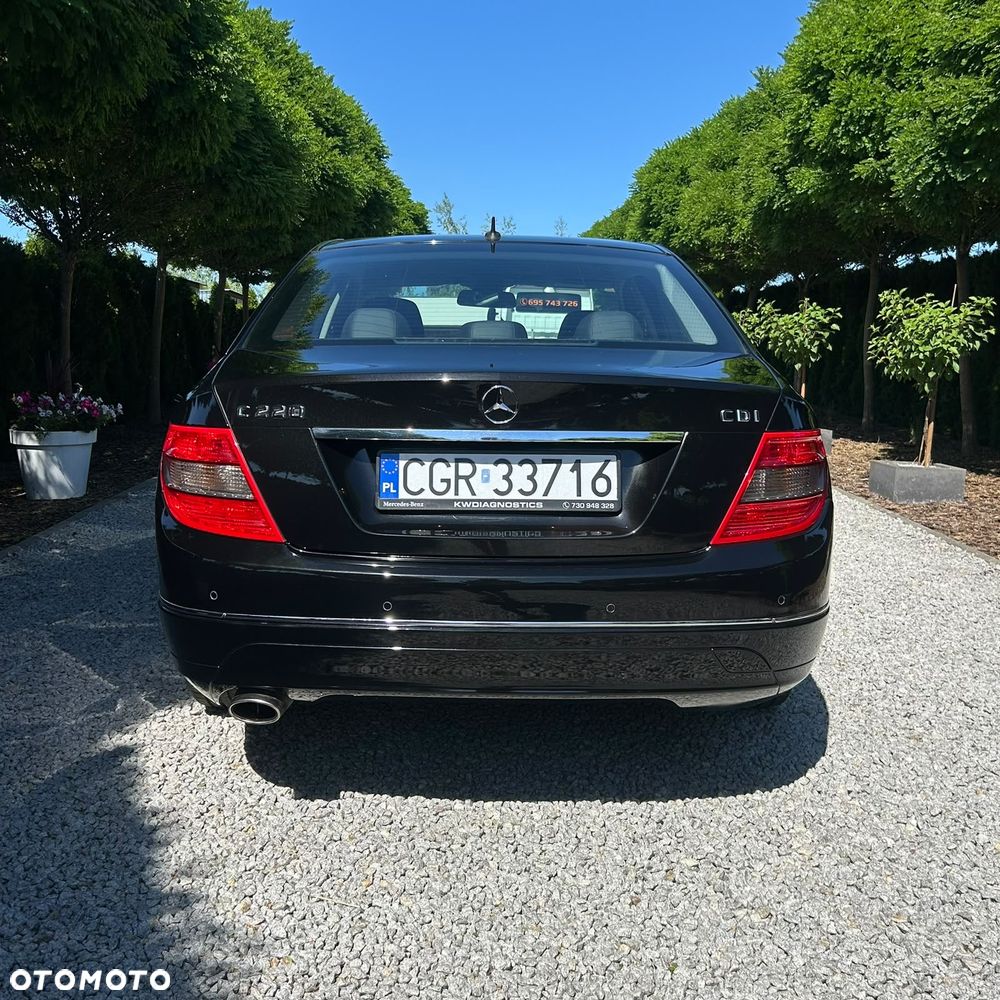 Mercedes-Benz Klasa C 220 CDI DPF Automatik BlueEFFICIENCY Avantgarde - 11