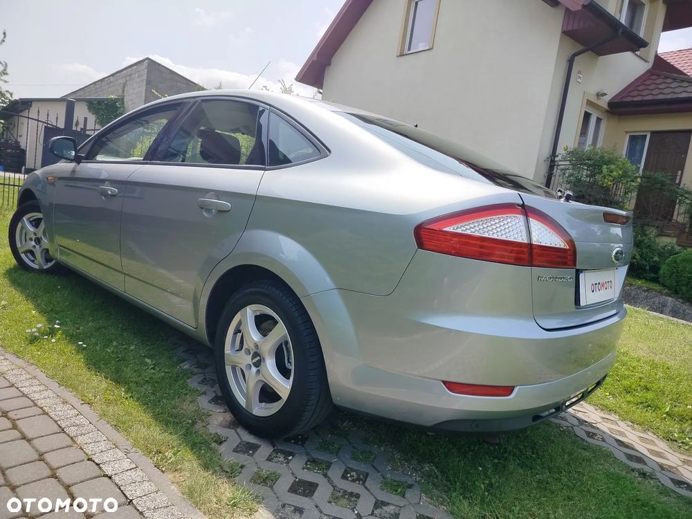 Ford Mondeo 1.6 Ghia X - 11