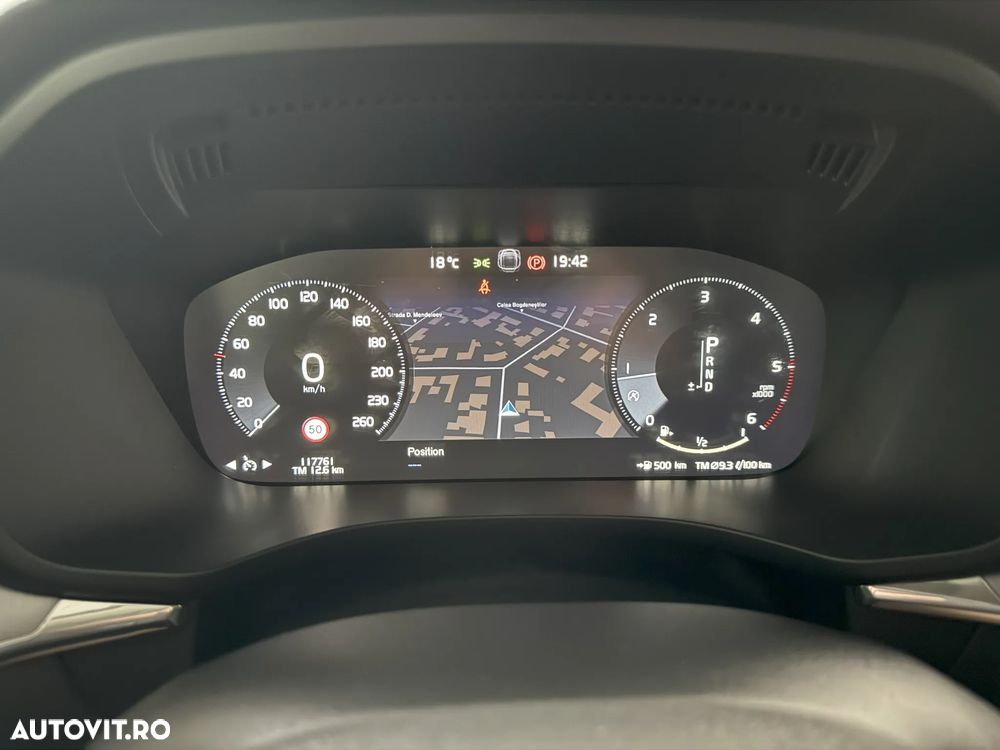 Volvo XC 60 D4 Momentum Pro - 32