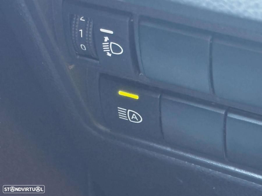 Toyota Yaris 1.5 HDF Comfort Plus - 13