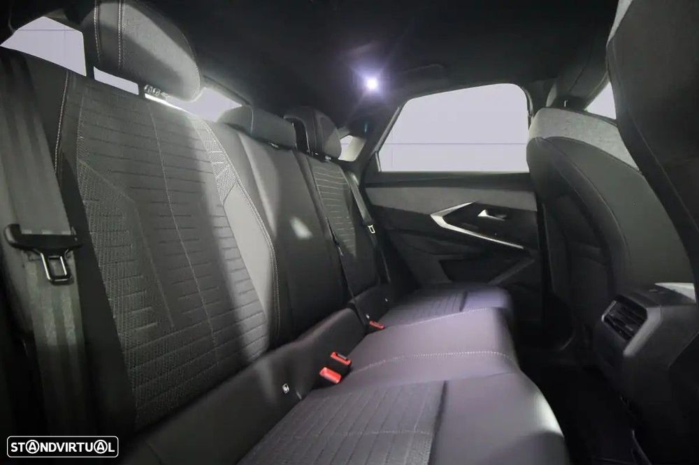 Peugeot E-3008 73 kWh Allure - 12