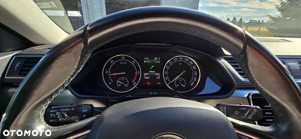 Skoda Superb 2.0 TDI 4x4 Style DSG - 33