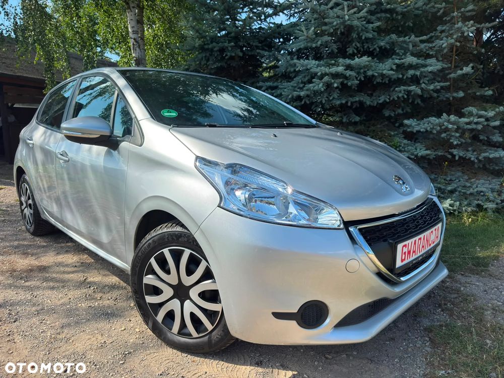 Peugeot 208 - 1
