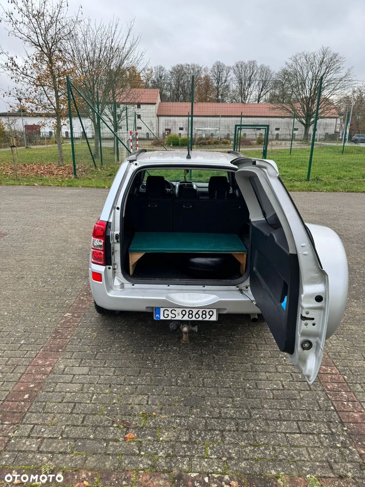 Suzuki Grand Vitara 2.0 - 18