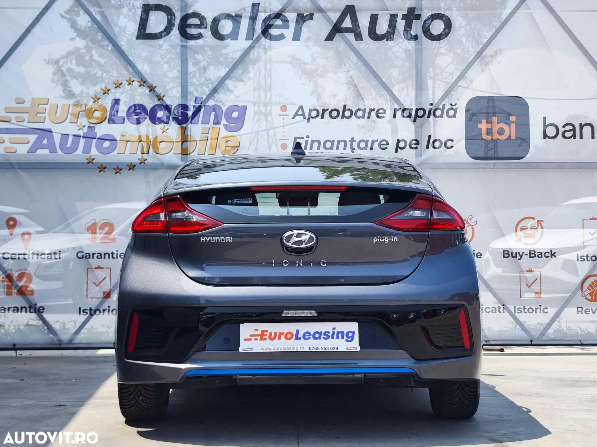 Hyundai IONIQ - 8