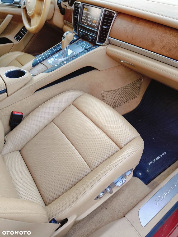 Porsche Panamera 4S - 15