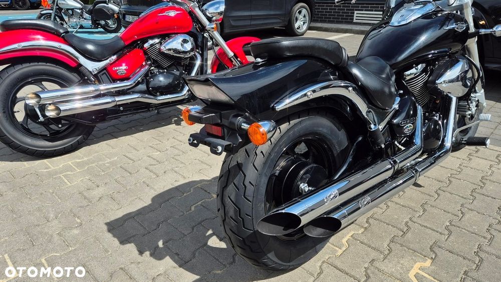 Suzuki Intruder - 13