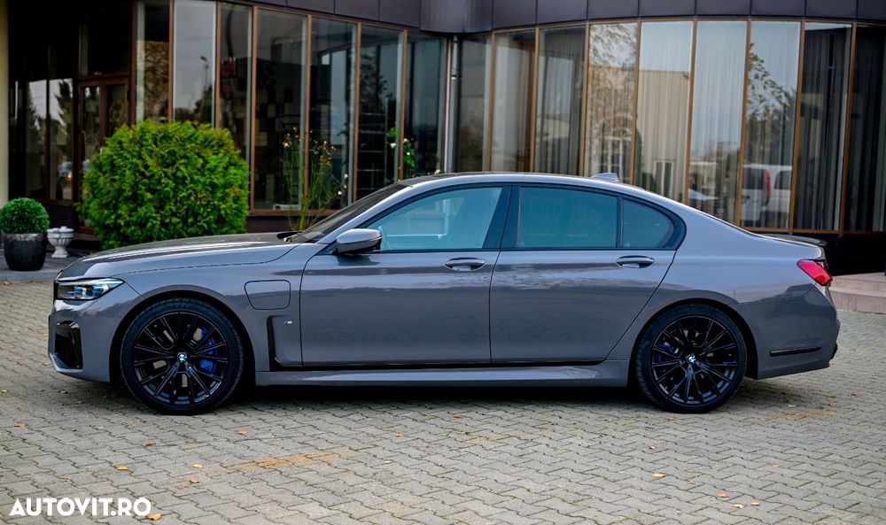 BMW Seria 7 745e - 4